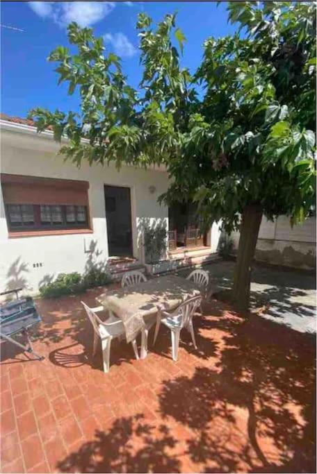 Maison Proche Plage Canet-en-Roussillon Esterno foto